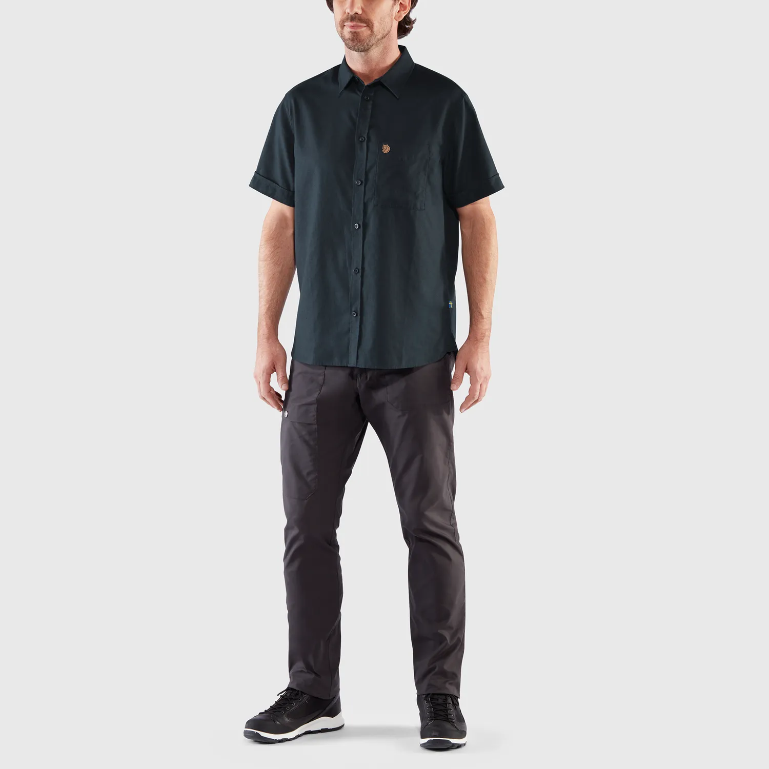 Fjällräven Men&#x27;s Övik Travel Shirt Short Sleeve Dark Navy/Patina Green | Buy Fjällräven Men&#x27;s Övik Travel Shirt Short Sleeve Dark Navy/Patina Green here | Outnorth