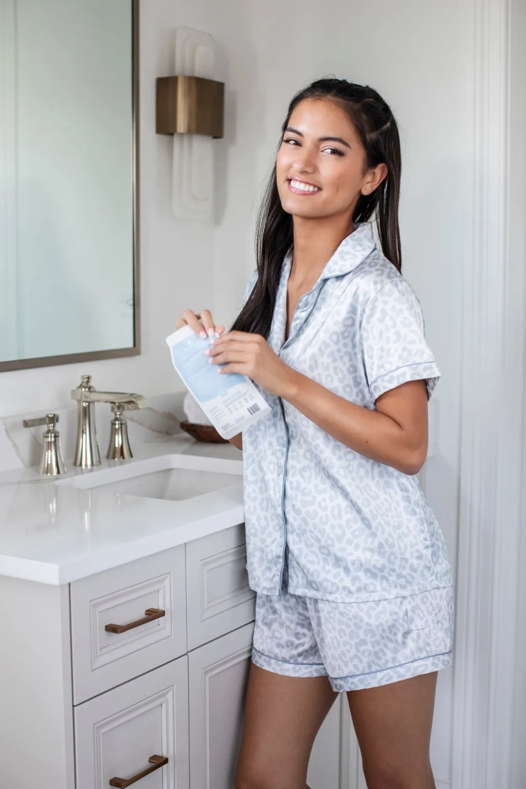 Hello Mello® Feline Sleepy Beauty Sleep Satin Pajama Top