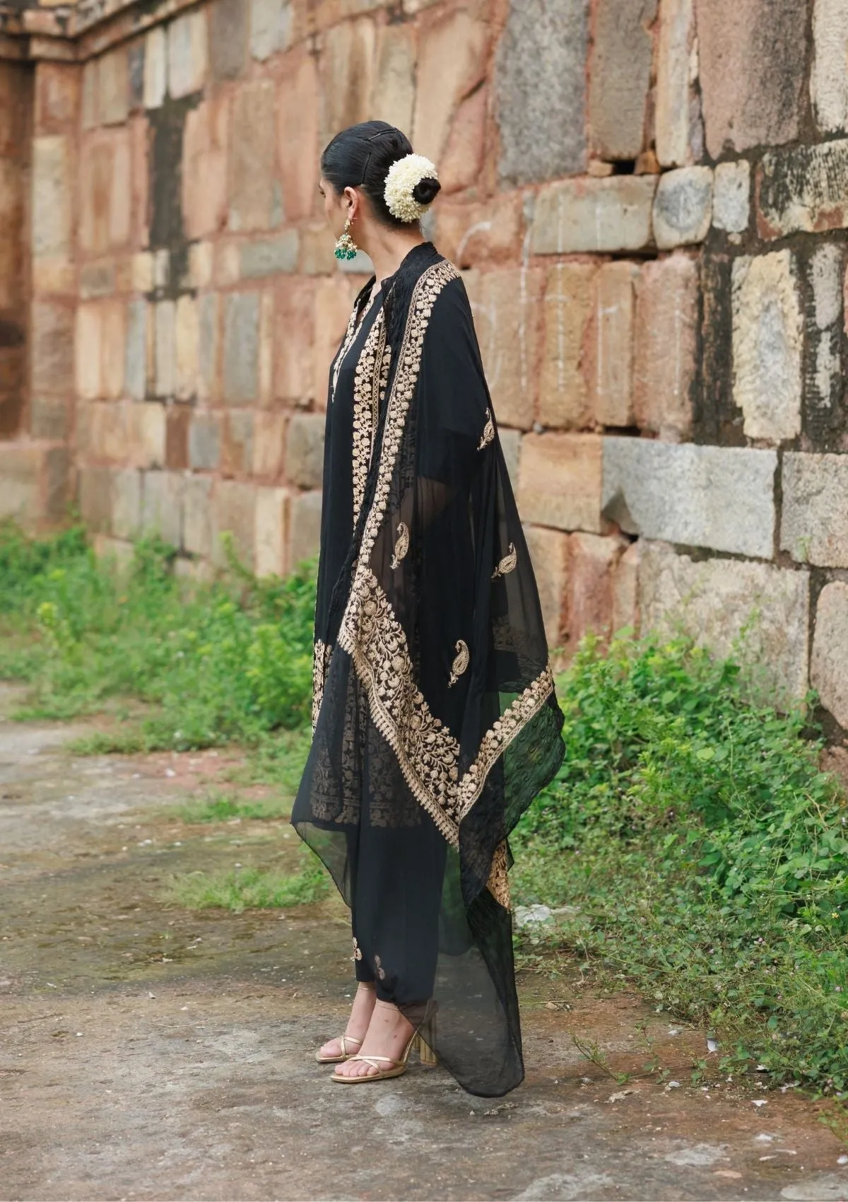 HOC Crafts Cotton Aari Embroidered Solid Women's 3 PC Long Kurta Set - Black